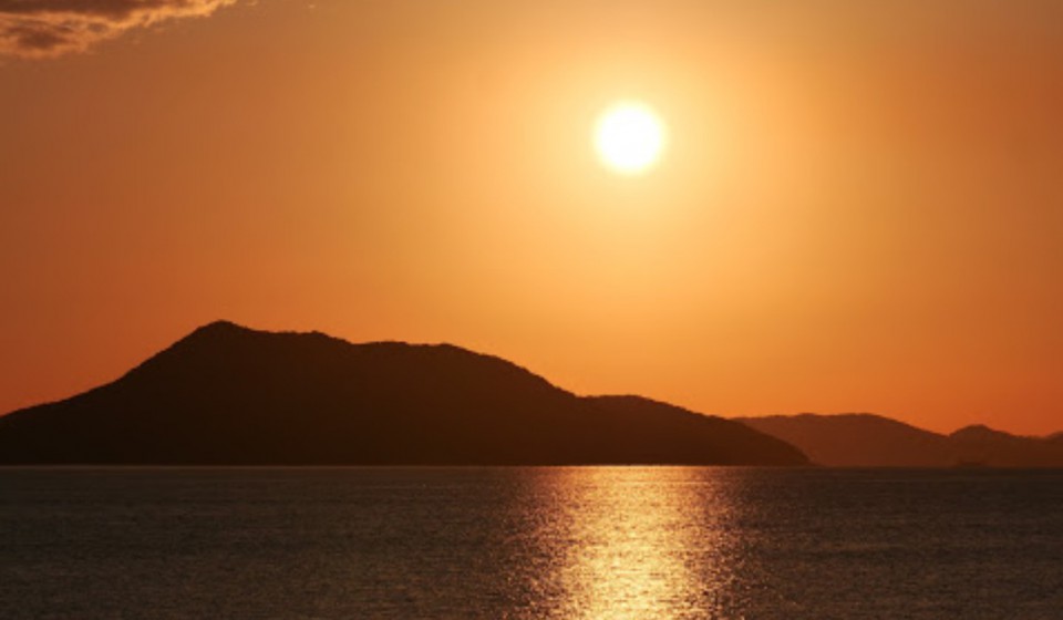 島の夕焼け2